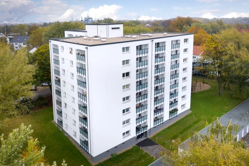 Drohnenaufnahme eines Wohnhochhauses in Essen — Luftbild, Maximilian Sydow